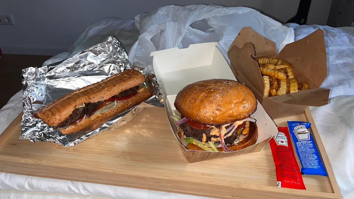 Essen und Trinken, EAT MY BURGER